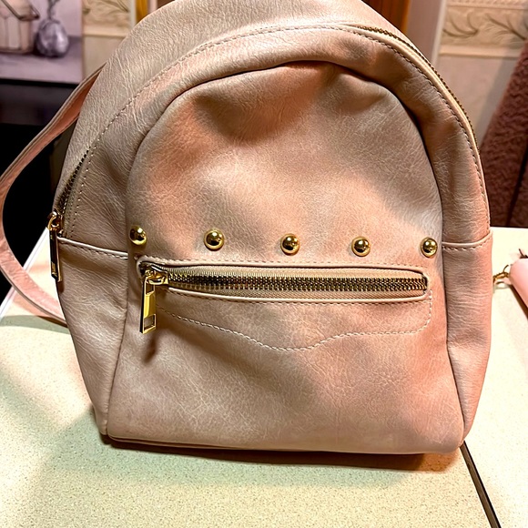 Pink backpack/purse with matching wallet - Picture 3 of 6